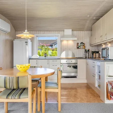 Raymond - 175m From The Sea By Interhome 하일스