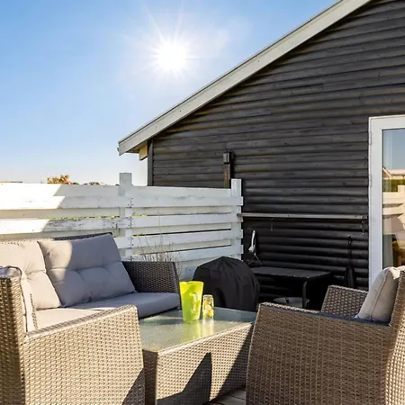 Raymond - 175m From The Sea By Interhome * 하일스